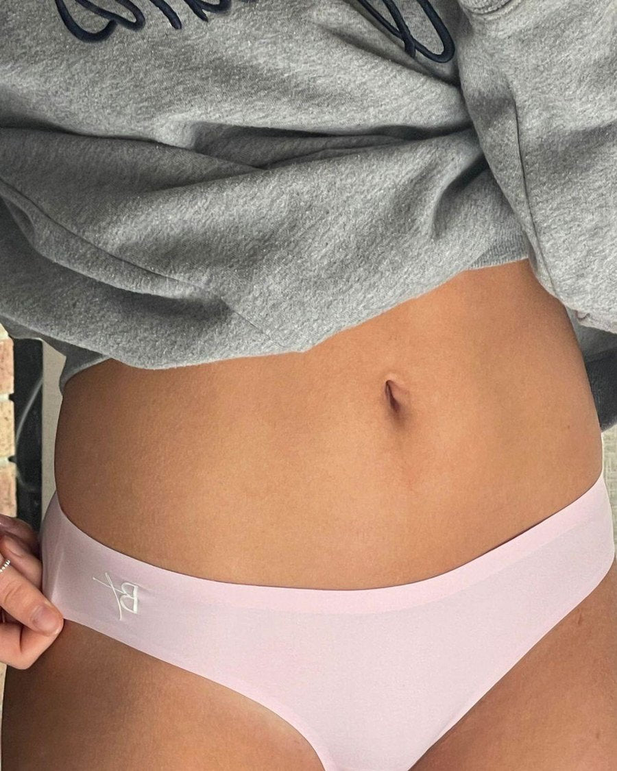 Customer photo: The Anywhere G seamless G-string in Pastel Pink